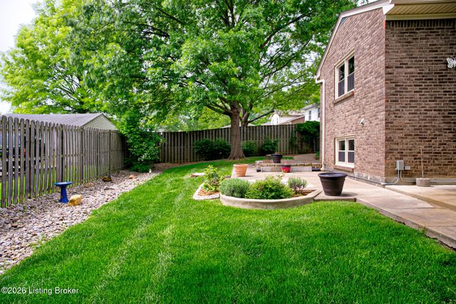 10216 Westwego Pl, Jeffersontown, KY 40299