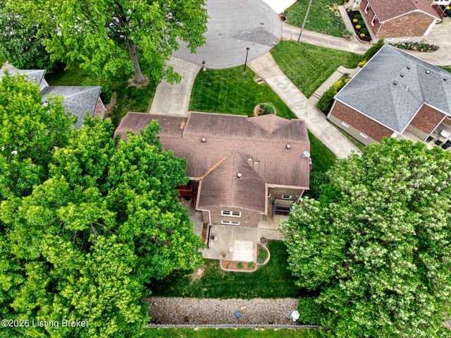 10216 Westwego Pl, Jeffersontown, KY 40299