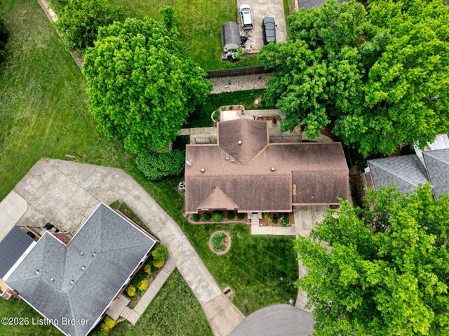 10216 Westwego Pl, Jeffersontown, KY 40299