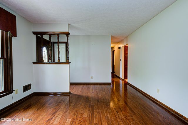 10216 Westwego Pl, Jeffersontown, KY 40299