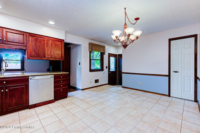 10216 Westwego Pl, Jeffersontown, KY 40299