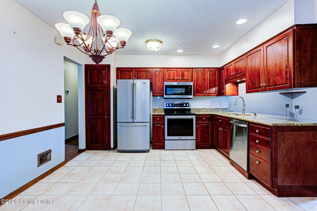 10216 Westwego Pl, Jeffersontown, KY 40299