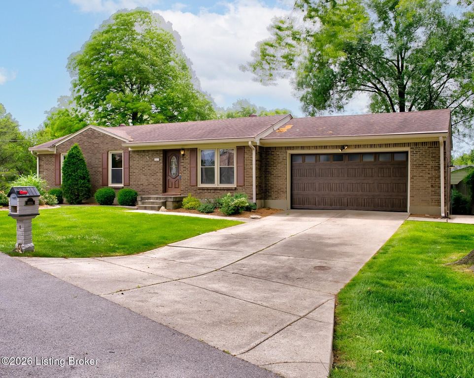 10216 Westwego Pl, Jeffersontown, KY 40299