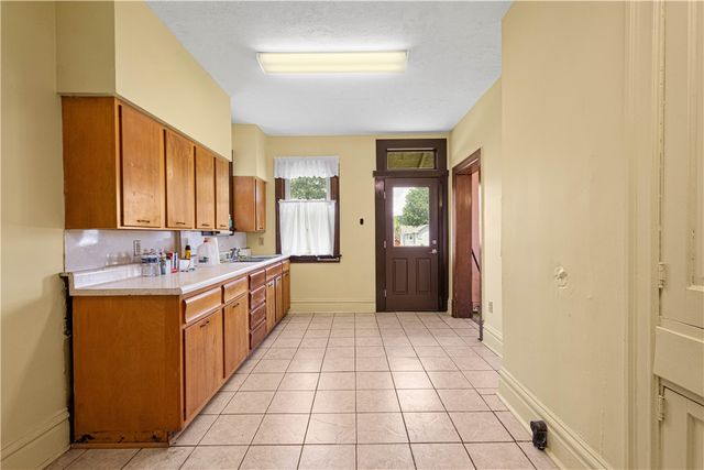 654 Orchard Ave, Bridgeville, PA 15017
