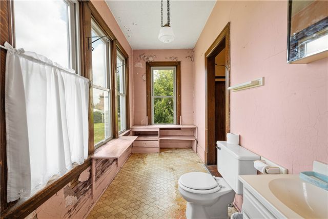 654 Orchard Ave, Bridgeville, PA 15017