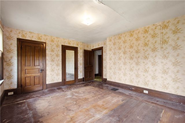 654 Orchard Ave, Bridgeville, PA 15017
