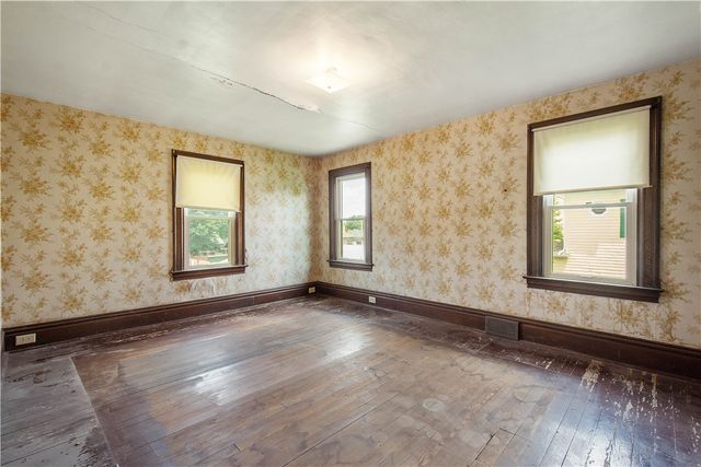 654 Orchard Ave, Bridgeville, PA 15017