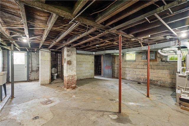 654 Orchard Ave, Bridgeville, PA 15017