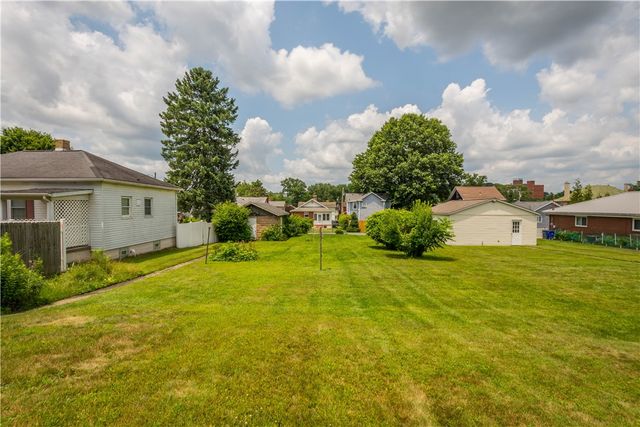 654 Orchard Ave, Bridgeville, PA 15017