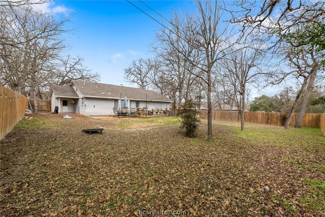 1402 Dominik Drive, College Station, TX 77840