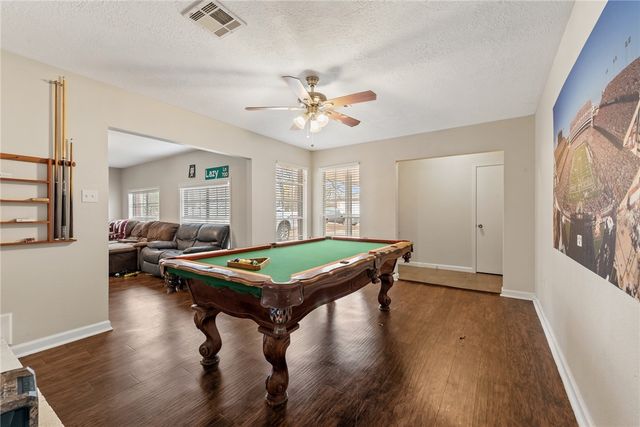 1402 Dominik Drive, College Station, TX 77840