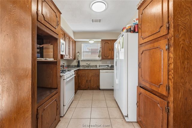 1402 Dominik Drive, College Station, TX 77840