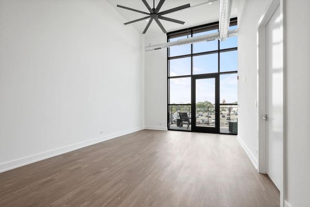 728 Waukegan Road 203, Deerfield, IL 60015