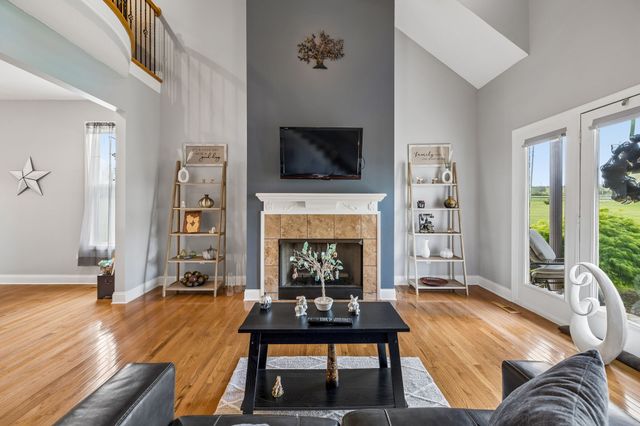 3128 31E Hwy, Bethpage, TN 37022