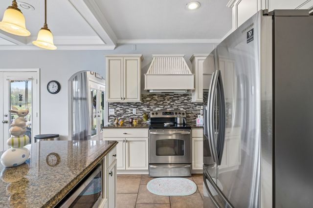3128 31E Hwy, Bethpage, TN 37022