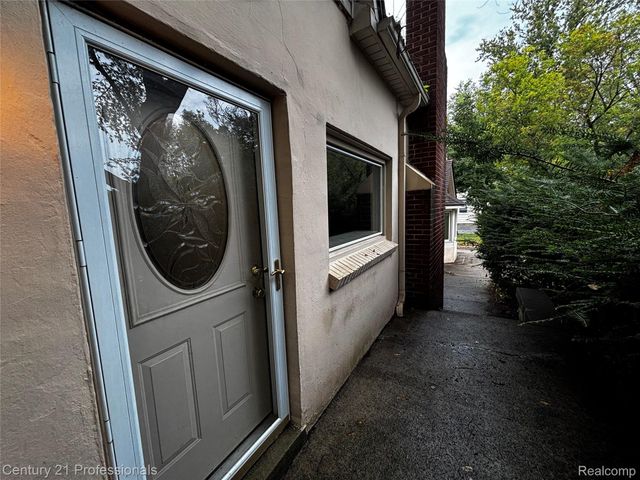19435 Angling Street, Livonia, MI 48152