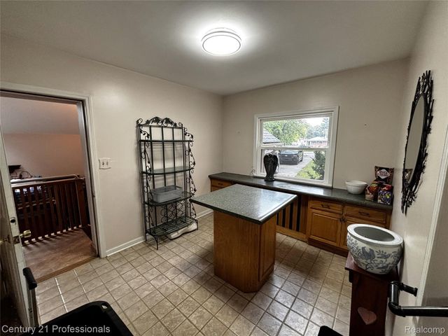 19435 Angling Street, Livonia, MI 48152
