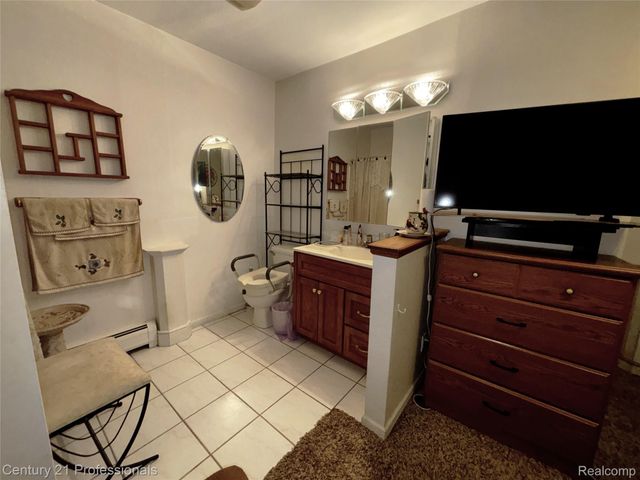 19435 Angling Street, Livonia, MI 48152