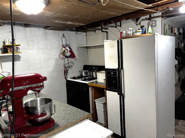19435 Angling Street, Livonia, MI 48152