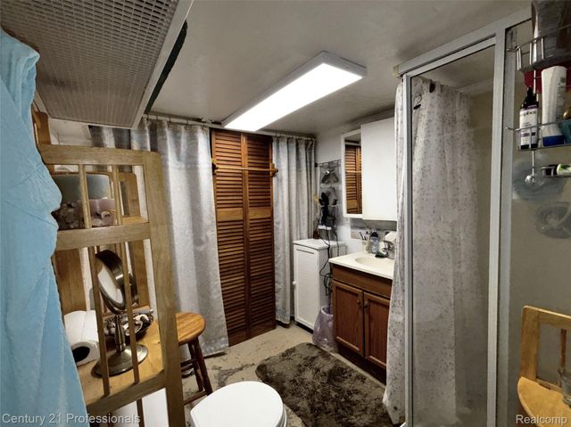 19435 Angling Street, Livonia, MI 48152