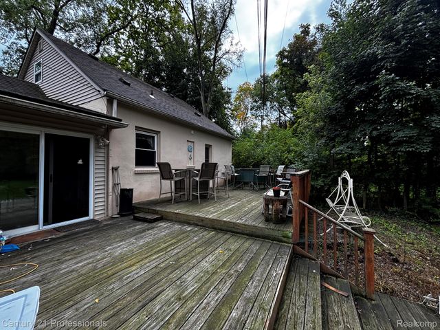 19435 Angling Street, Livonia, MI 48152