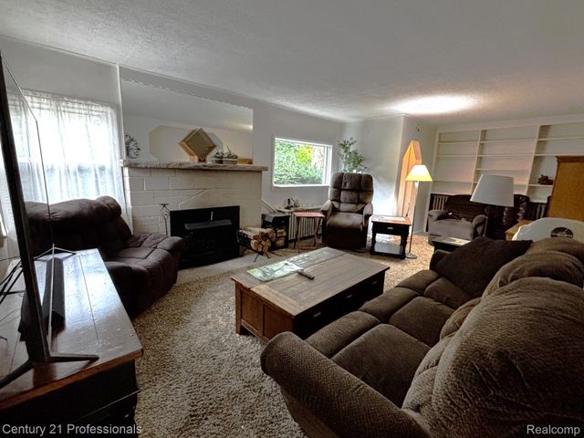 19435 Angling Street, Livonia, MI 48152