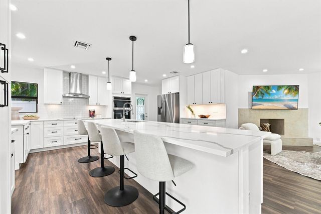1619 Bayview Drive, Fort Lauderdale, FL 33305