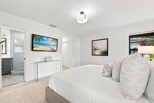 1619 Bayview Drive, Fort Lauderdale, FL 33305