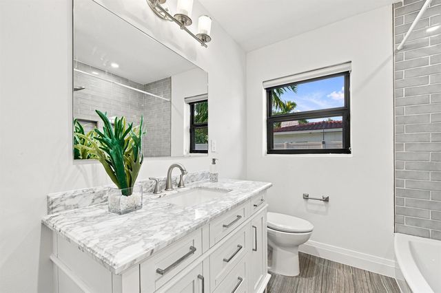1619 Bayview Drive, Fort Lauderdale, FL 33305