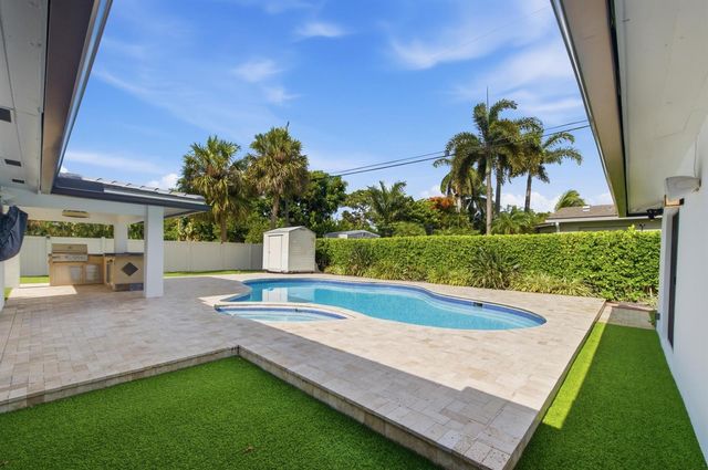 1619 Bayview Drive, Fort Lauderdale, FL 33305