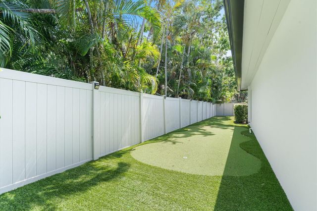 1619 Bayview Drive, Fort Lauderdale, FL 33305