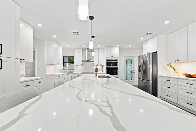 1619 Bayview Drive, Fort Lauderdale, FL 33305