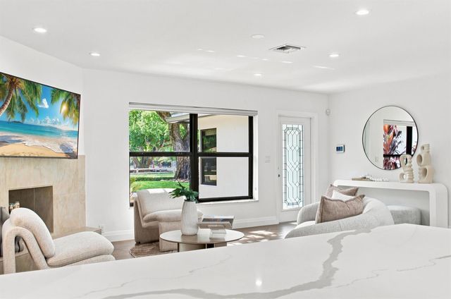 1619 Bayview Drive, Fort Lauderdale, FL 33305