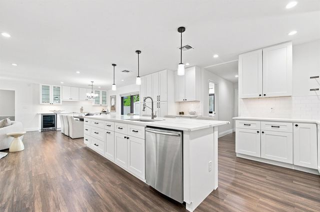 1619 Bayview Drive, Fort Lauderdale, FL 33305