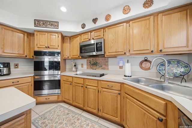 927 Lightstone Dr, San Antonio, TX 78258