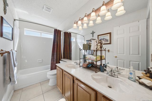 927 Lightstone Dr, San Antonio, TX 78258