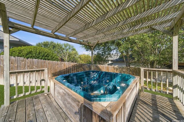 927 Lightstone Dr, San Antonio, TX 78258