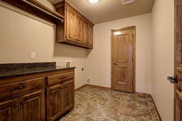 15900 SW 25th Street, El Reno, OK 73036