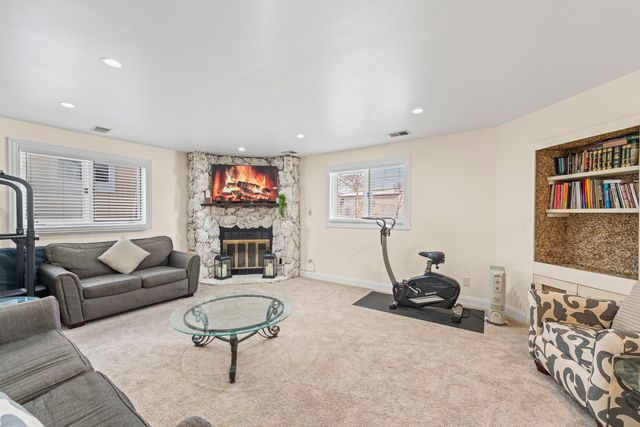 9109 Crescent Court, Oak Lawn, IL 60453