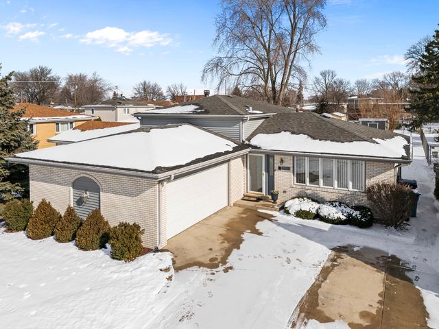 9109 Crescent Court, Oak Lawn, IL 60453
