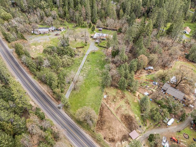 9600 W Evans Creek Road, Rogue River, OR 97537