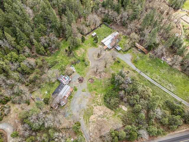 9600 W Evans Creek Road, Rogue River, OR 97537