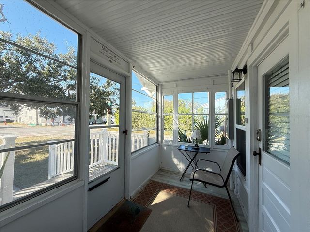 207 N PINE STREET, New Smyrna Beach, FL 32169