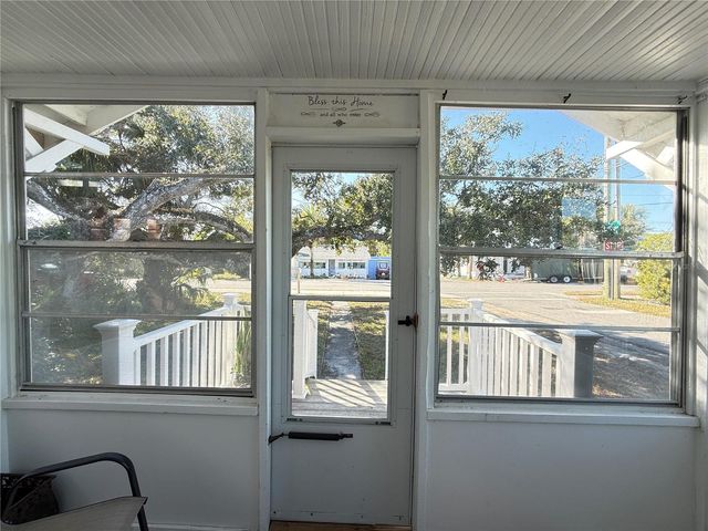 207 N PINE STREET, New Smyrna Beach, FL 32169