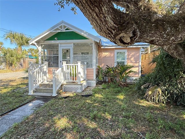 207 N PINE STREET, New Smyrna Beach, FL 32169