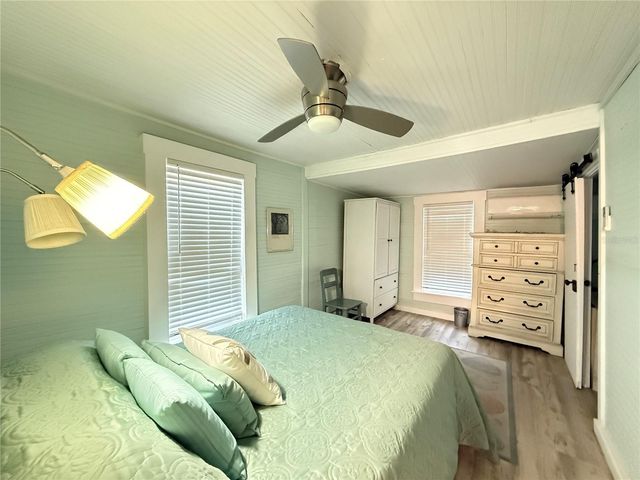 207 N PINE STREET, New Smyrna Beach, FL 32169