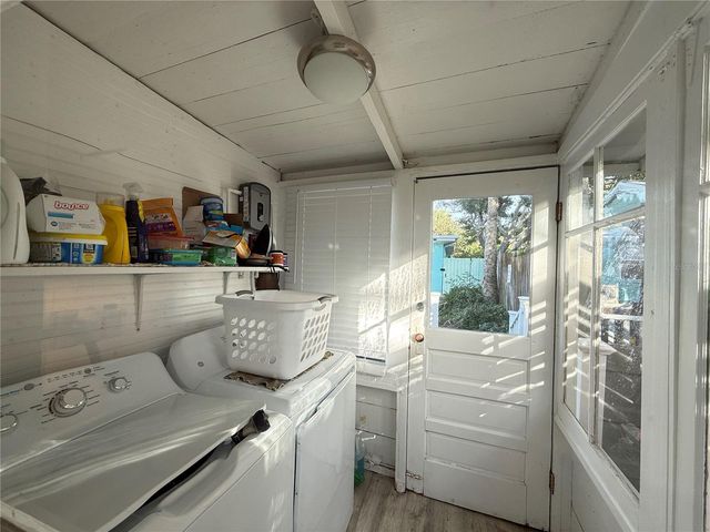 207 N PINE STREET, New Smyrna Beach, FL 32169