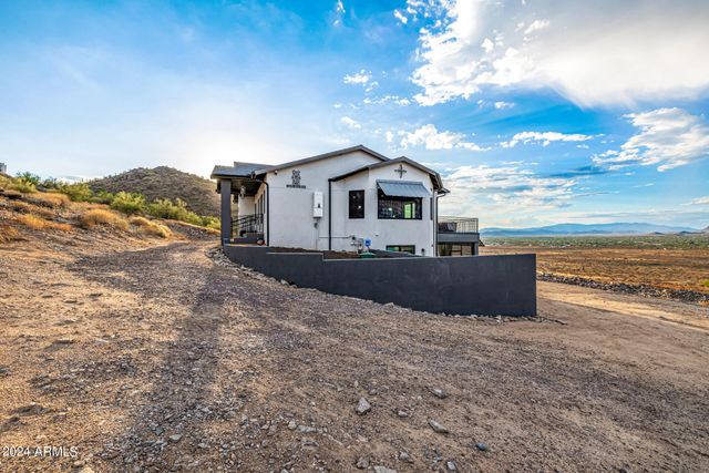 1829 W CLOUD Road, Phoenix, AZ 85086