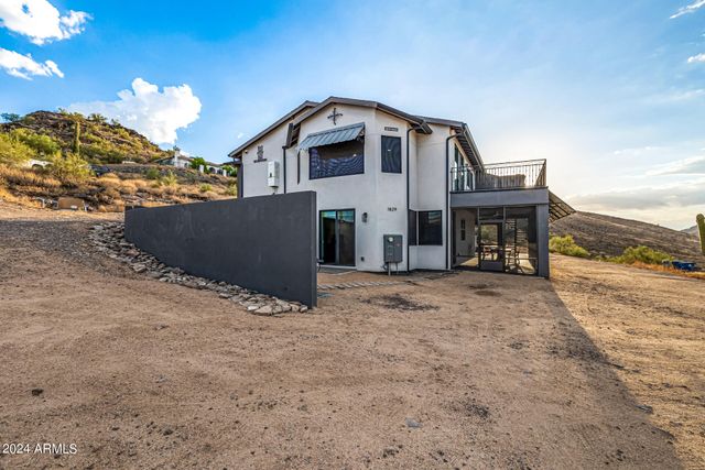 1829 W CLOUD Road, Phoenix, AZ 85086