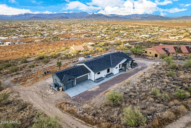 1829 W CLOUD Road, Phoenix, AZ 85086